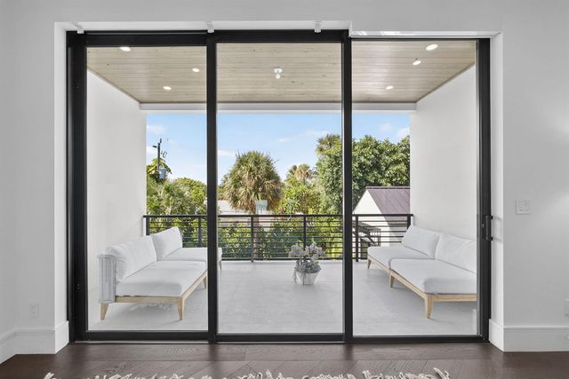 123 Murray Road, West Palm Beach, FL 33405