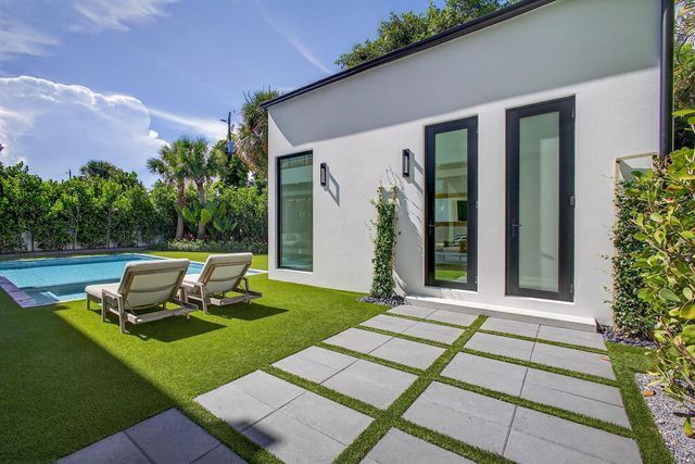 123 Murray Road, West Palm Beach, FL 33405