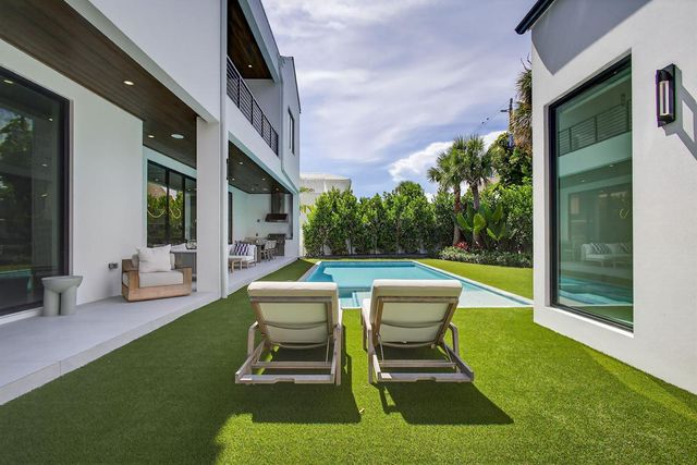123 Murray Road, West Palm Beach, FL 33405