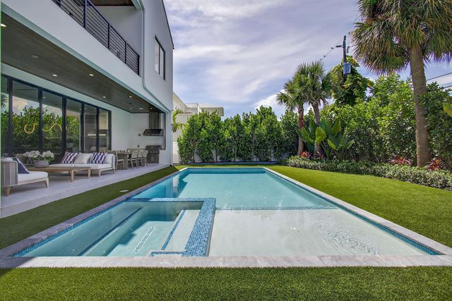 123 Murray Road, West Palm Beach, FL 33405