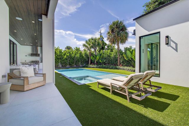 123 Murray Road, West Palm Beach, FL 33405