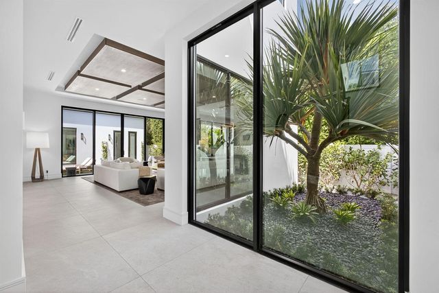 123 Murray Road, West Palm Beach, FL 33405