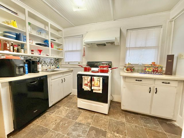 606 Watt ST, Martinsville, VA 24112