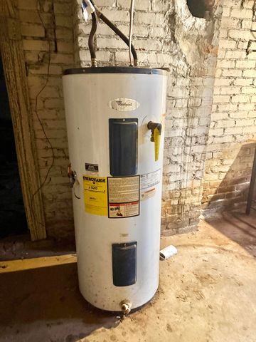 606 Watt ST, Martinsville, VA 24112