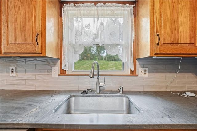 1404 Dartmouth Drive, Liberty, MO 64068