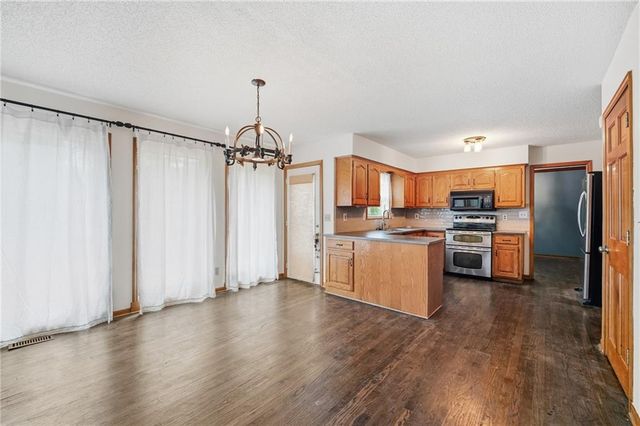 1404 Dartmouth Drive, Liberty, MO 64068