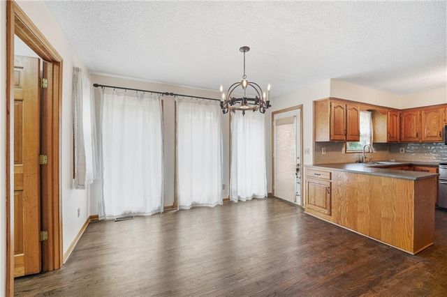 1404 Dartmouth Drive, Liberty, MO 64068