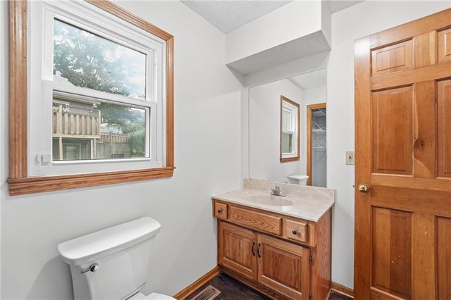 1404 Dartmouth Drive, Liberty, MO 64068