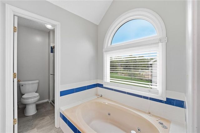 1404 Dartmouth Drive, Liberty, MO 64068