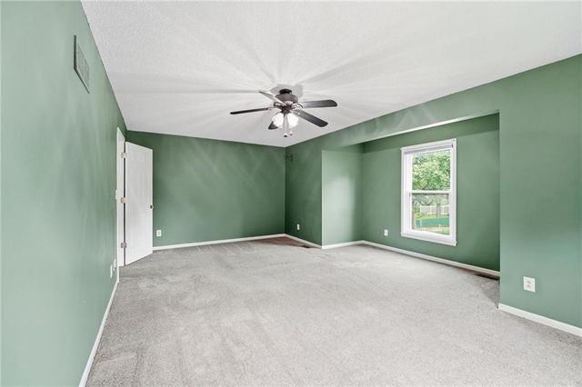 1404 Dartmouth Drive, Liberty, MO 64068
