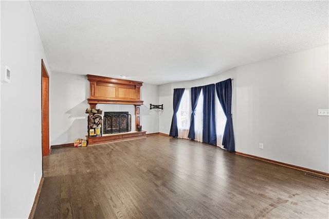 1404 Dartmouth Drive, Liberty, MO 64068