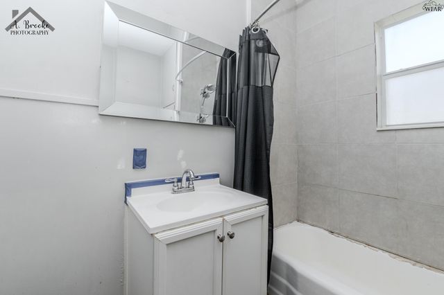 603 E 4TH STREET, Burkburnett, TX 76354