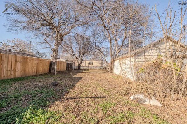 603 E 4TH STREET, Burkburnett, TX 76354
