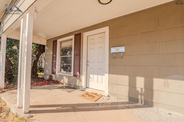 603 E 4TH STREET, Burkburnett, TX 76354