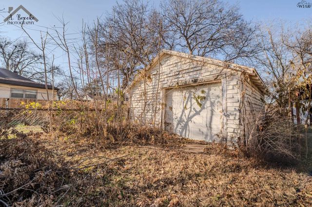 603 E 4TH STREET, Burkburnett, TX 76354