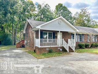 211 E Gilbreath Street, Graham, NC 27253