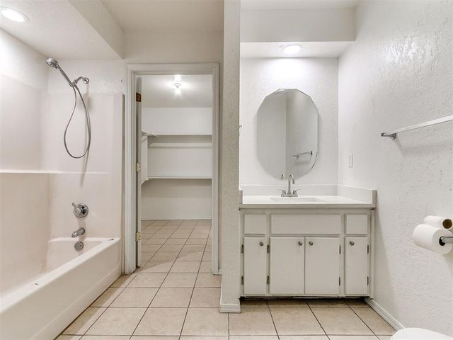 2808 Shoreridge Avenue 2810, Norman, OK 73072