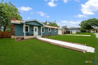 385 W Faust Street, New Braunfels, TX 78130