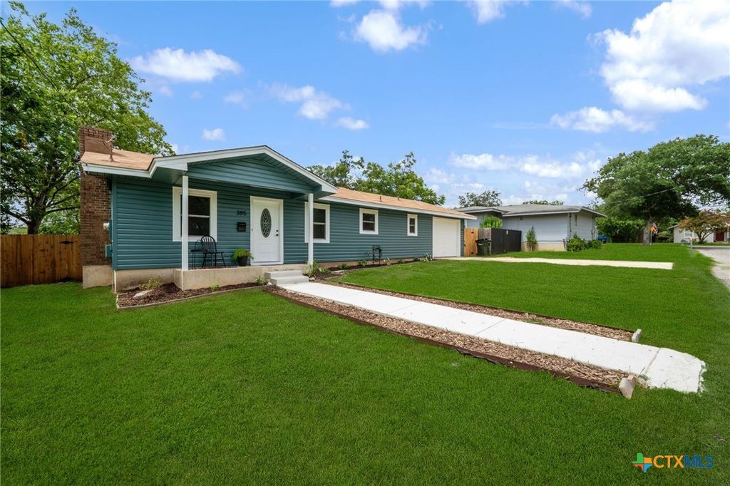 385 W Faust Street, New Braunfels, TX 78130