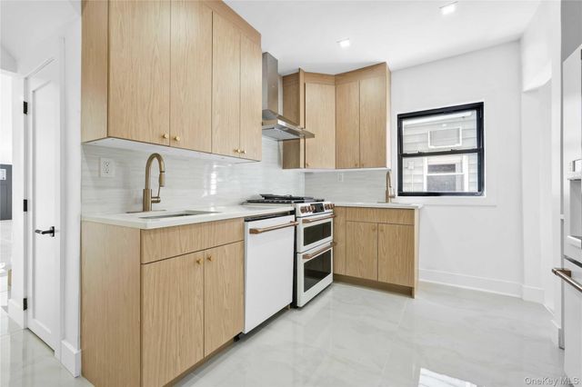 1050 E 31st Street, Brooklyn, NY 11210