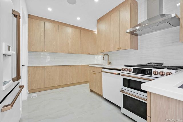 1050 E 31st Street, Brooklyn, NY 11210