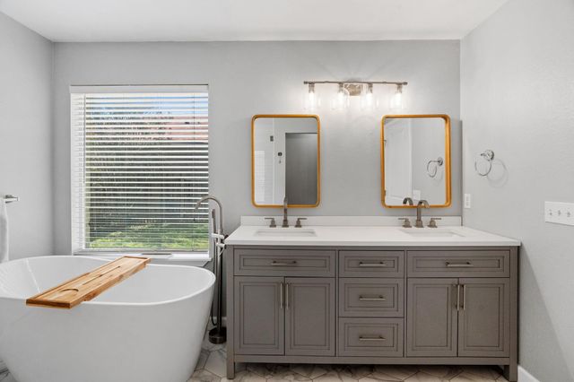 2402 Romeo DR, Cedar Park, TX 78613