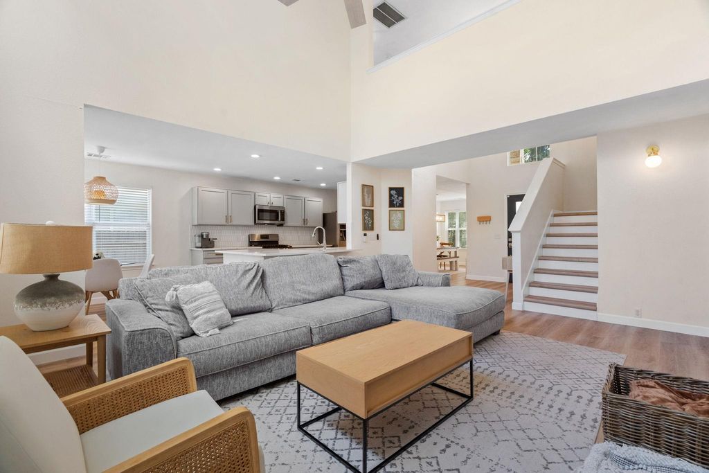 2402 Romeo DR, Cedar Park, TX 78613