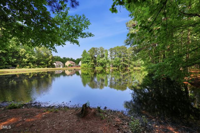 616 Lake Artesia Lane, Fuquay Varina, NC 27526