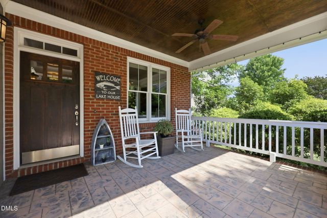 616 Lake Artesia Lane, Fuquay Varina, NC 27526
