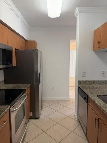 6410 Emerald Dunes Drive 206, West Palm Beach, FL 33411