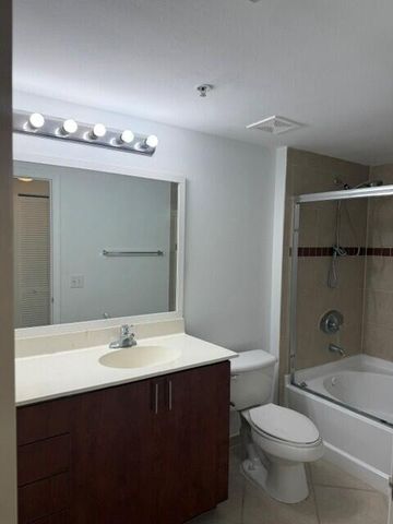 6410 Emerald Dunes Drive 206, West Palm Beach, FL 33411