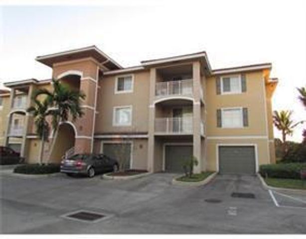 6410 Emerald Dunes Drive 206, West Palm Beach, FL 33411