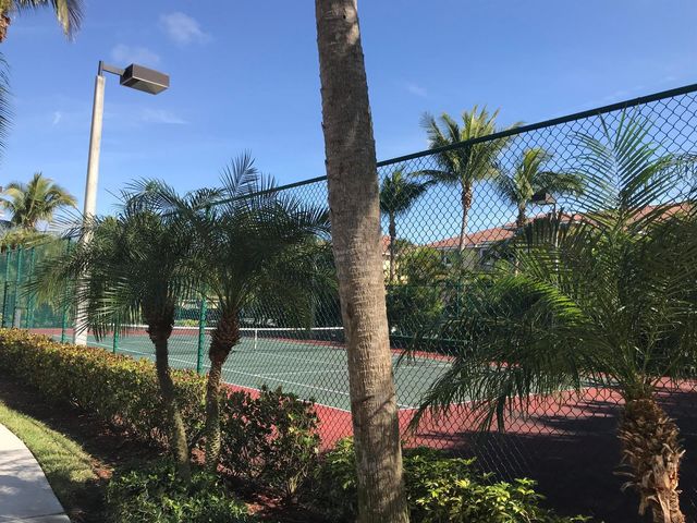 6410 Emerald Dunes Drive 206, West Palm Beach, FL 33411