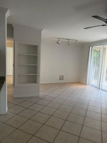 6410 Emerald Dunes Drive 206, West Palm Beach, FL 33411