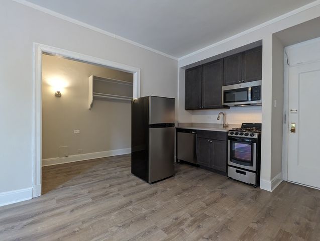 3335 W Diversey Avenue 130, Chicago, IL 60647