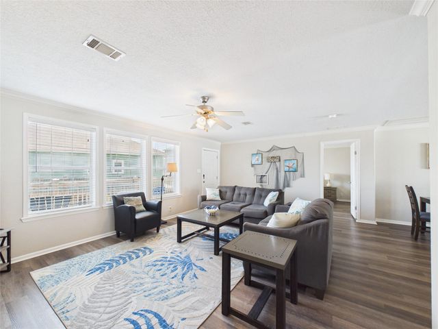 905 Meynig Drive, Crystal Beach, TX 77650