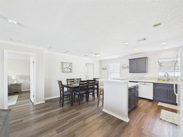 905 Meynig Drive, Crystal Beach, TX 77650