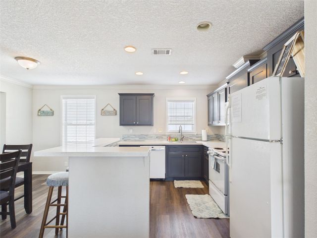 905 Meynig Drive, Crystal Beach, TX 77650