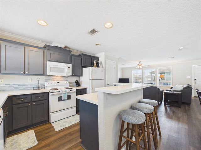 905 Meynig Drive, Crystal Beach, TX 77650