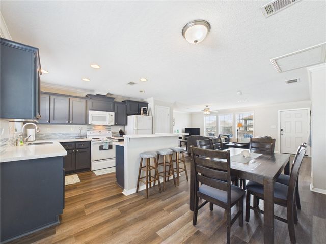 905 Meynig Drive, Crystal Beach, TX 77650