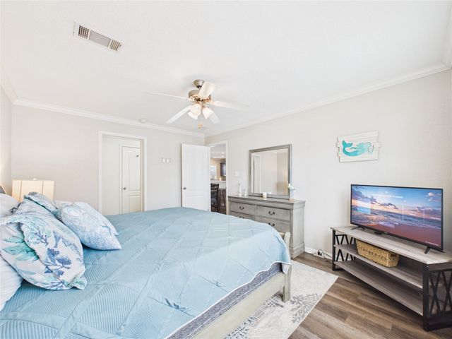 905 Meynig Drive, Crystal Beach, TX 77650