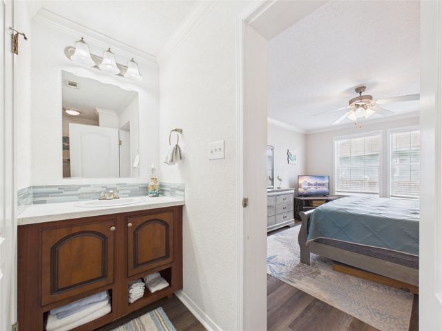 905 Meynig Drive, Crystal Beach, TX 77650