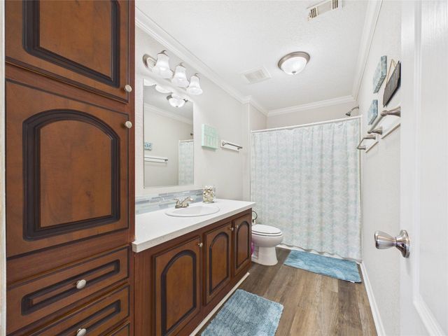905 Meynig Drive, Crystal Beach, TX 77650