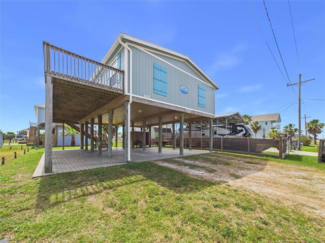 905 Meynig Drive, Crystal Beach, TX 77650