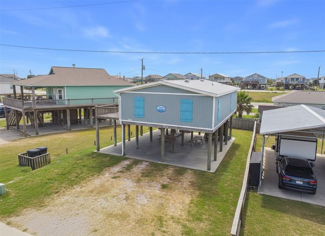 905 Meynig Drive, Crystal Beach, TX 77650