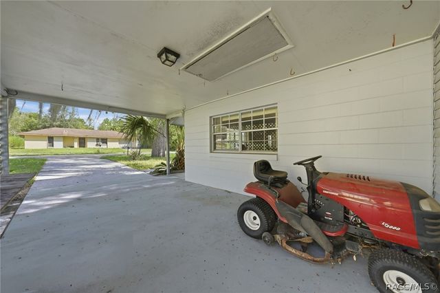 2360 W Eric Drive, Citrus Springs, FL 34434