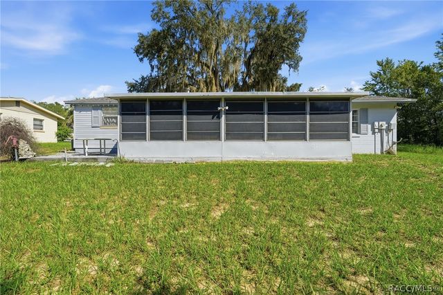 2360 W Eric Drive, Citrus Springs, FL 34434