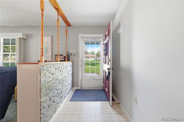 2360 W Eric Drive, Citrus Springs, FL 34434