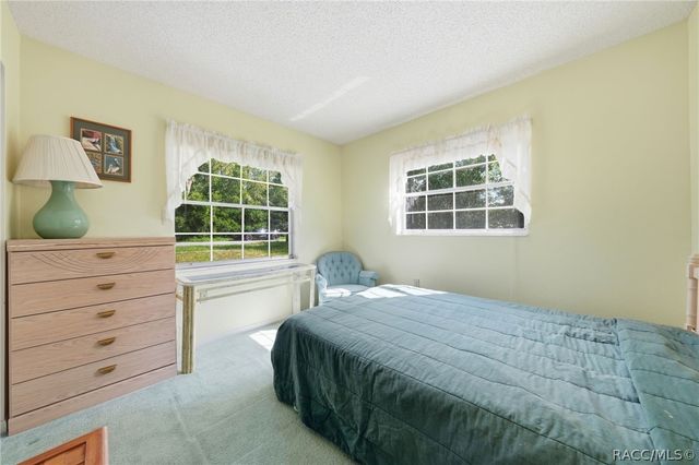2360 W Eric Drive, Citrus Springs, FL 34434