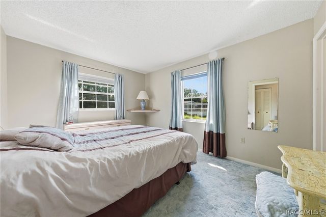 2360 W Eric Drive, Citrus Springs, FL 34434